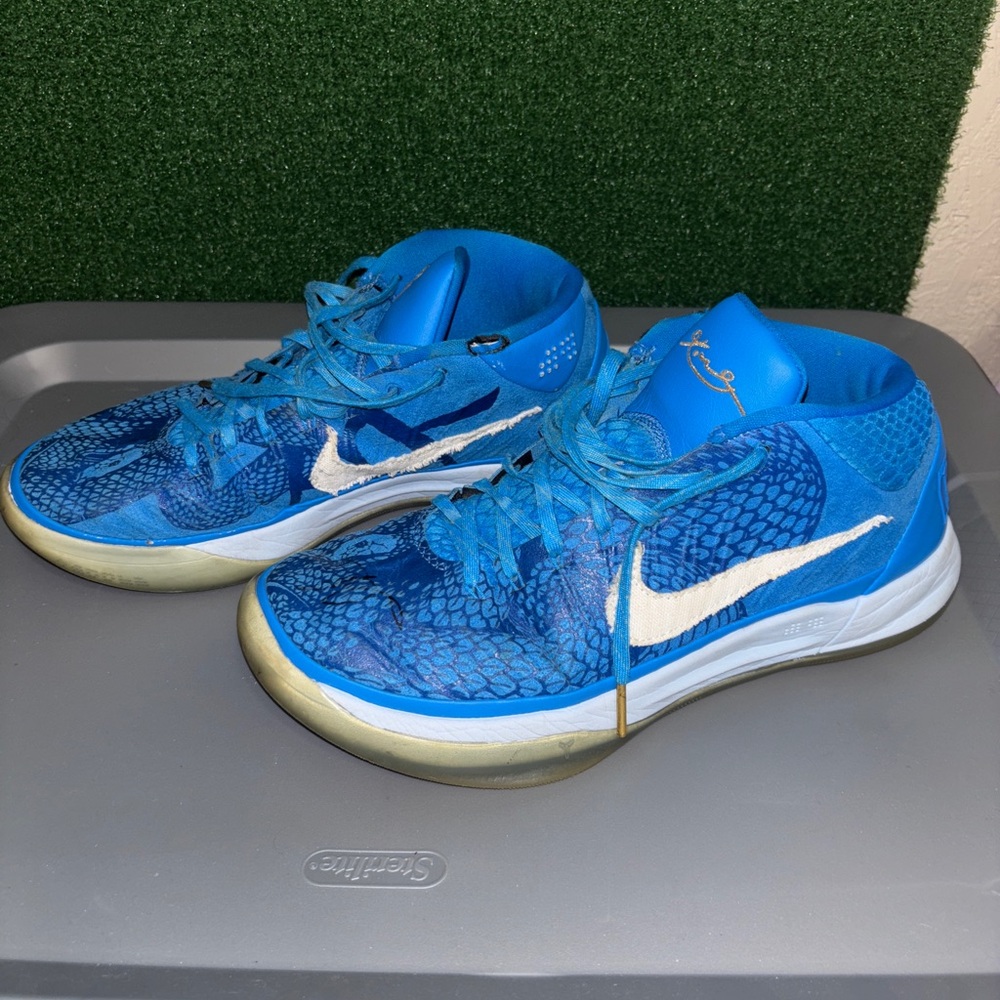 Mens Nike Kobe Shoes Size 9.5